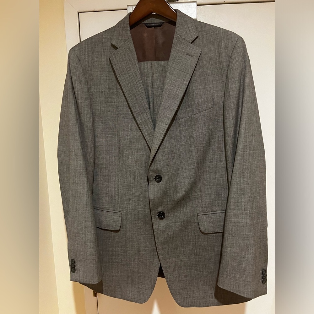 Banana Republic Suite